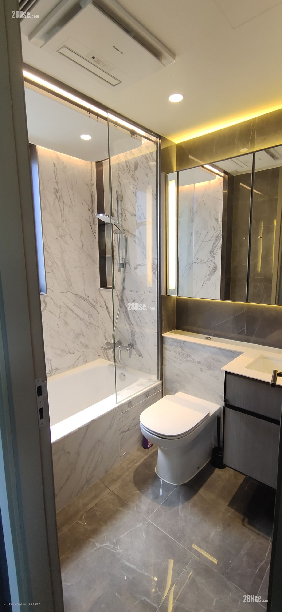 Le Pont Rental 4 Bedrooms , 2 Bathrooms 797 ft²