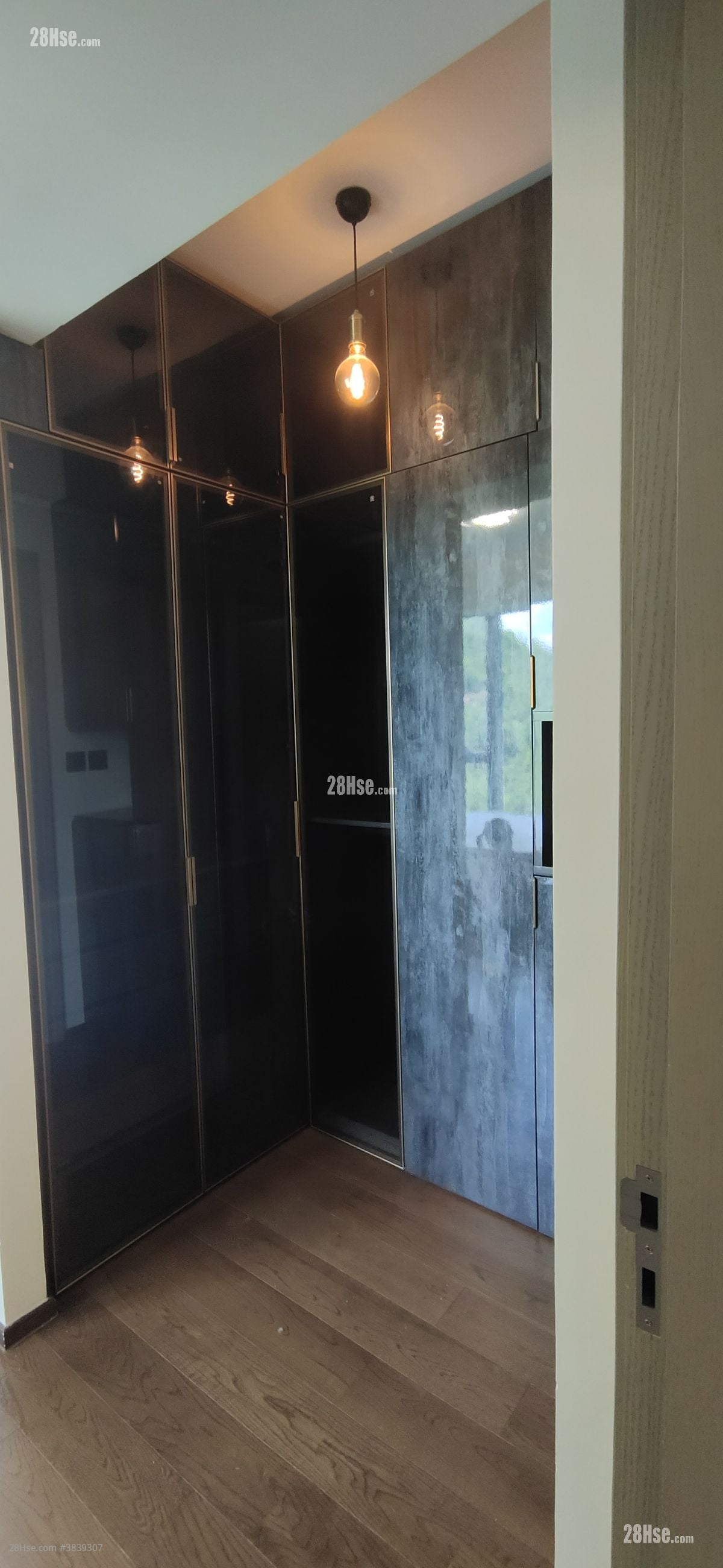 Le Pont Rental 4 Bedrooms , 2 Bathrooms 797 ft²
