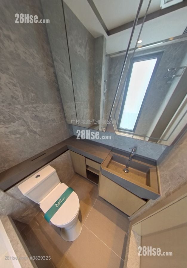 Twin Victoria Sell 2 Bedrooms , 1 Bathroom 447 ft²