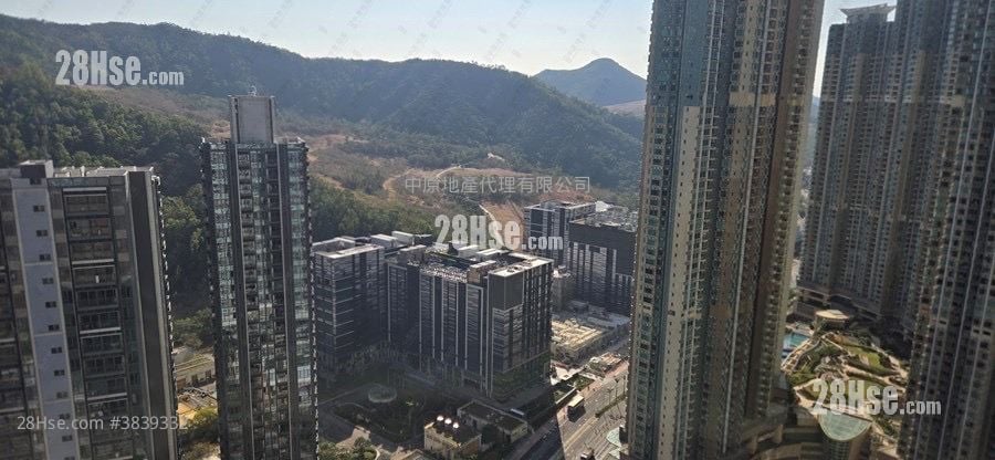 The Capitol Sell 3 Bedrooms , 2 Bathrooms 704 ft²