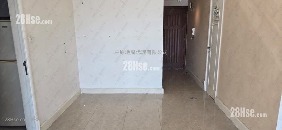 The Capitol Sell 3 Bedrooms , 2 Bathrooms 704 ft²