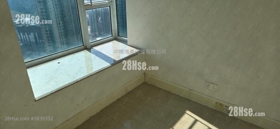The Capitol Sell 3 Bedrooms , 2 Bathrooms 704 ft²