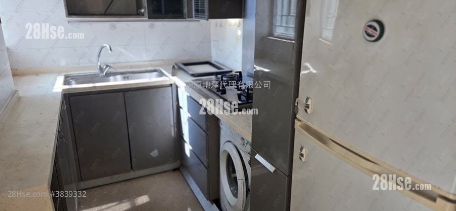 The Capitol Sell 3 Bedrooms , 2 Bathrooms 704 ft²