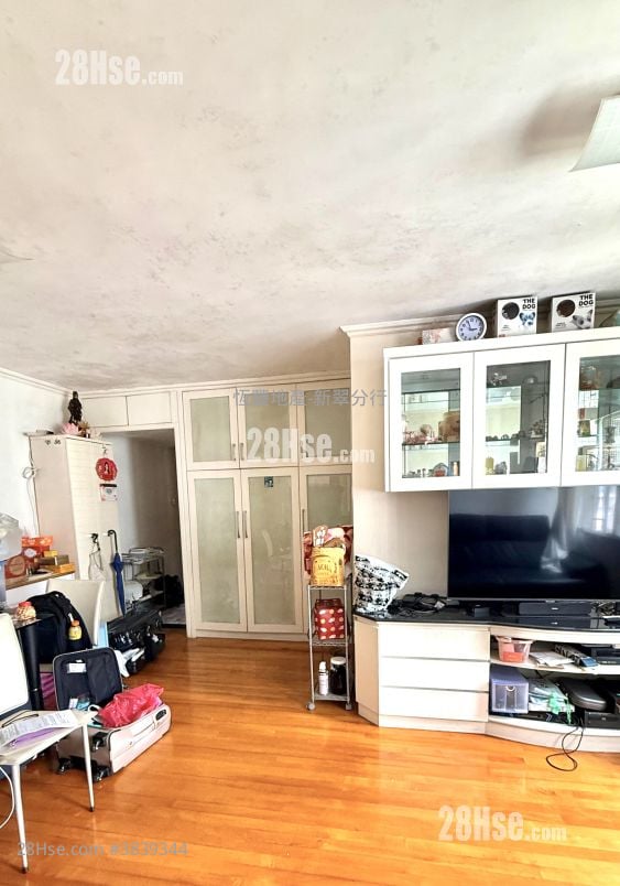 Yan Tsui Court Sell 2 Bedrooms , 1 Bathroom 546 ft²
