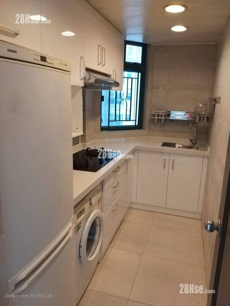 Grand Promenade Rental 2 Bedrooms , 1 Bathroom 498 ft²