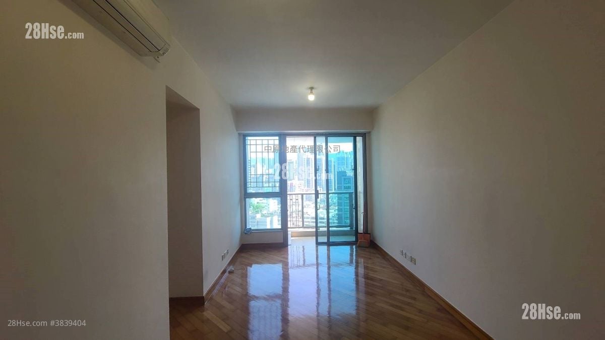 living room: Vision City Sell 3 Bedrooms , 2 Bathrooms 654 ft²
