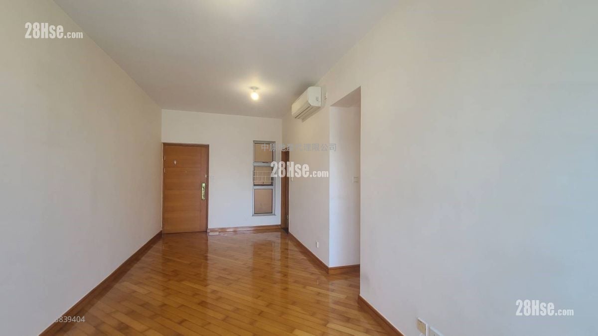 living room: Vision City Sell 3 Bedrooms , 2 Bathrooms 654 ft²
