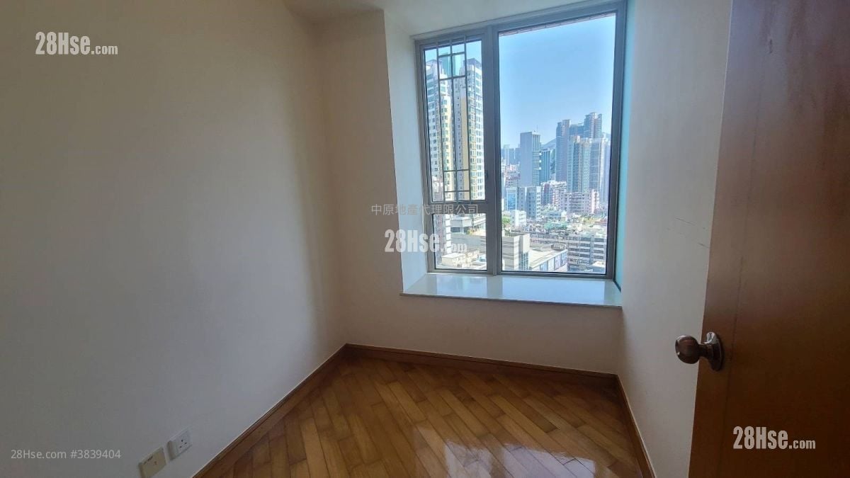 bedroom 2: Vision City Sell 3 Bedrooms , 2 Bathrooms 654 ft²