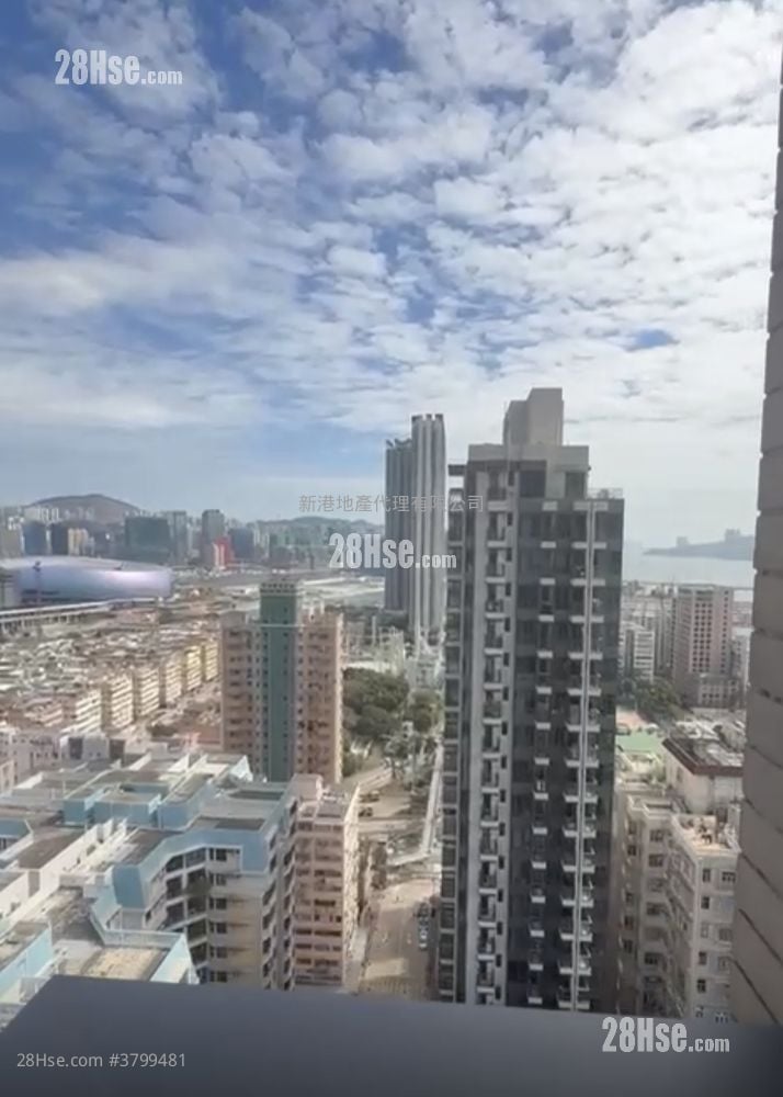Downtown 38 售盘 1 房 , 1 浴室 299 平方尺