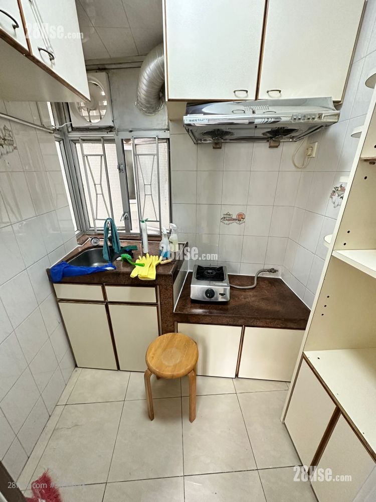 Whampoa Estate Sell 2 Bedrooms , 1 Bathroom 401 ft²