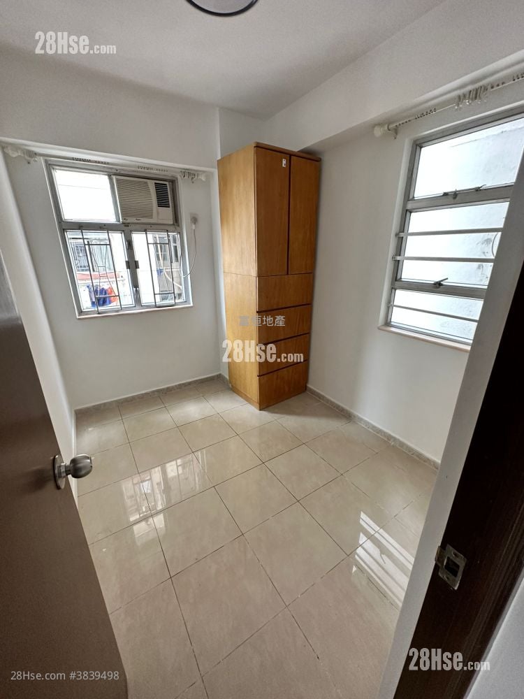 Whampoa Estate Sell 2 Bedrooms , 1 Bathroom 401 ft²