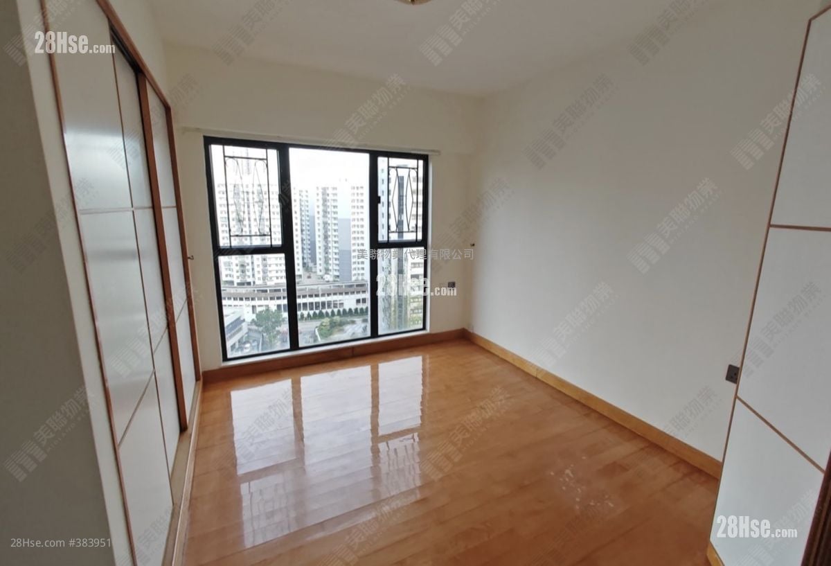 Parc Regal Rental 3 Bedrooms , 2 Bathrooms 677 ft²
