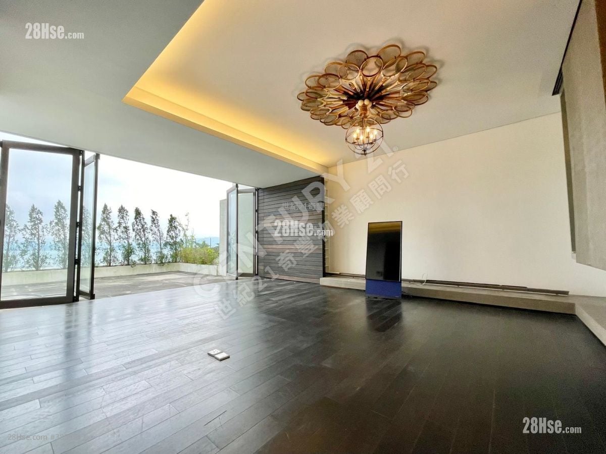The Riviera Sell 4 Bedrooms , 2 Bathrooms 2,043 ft²