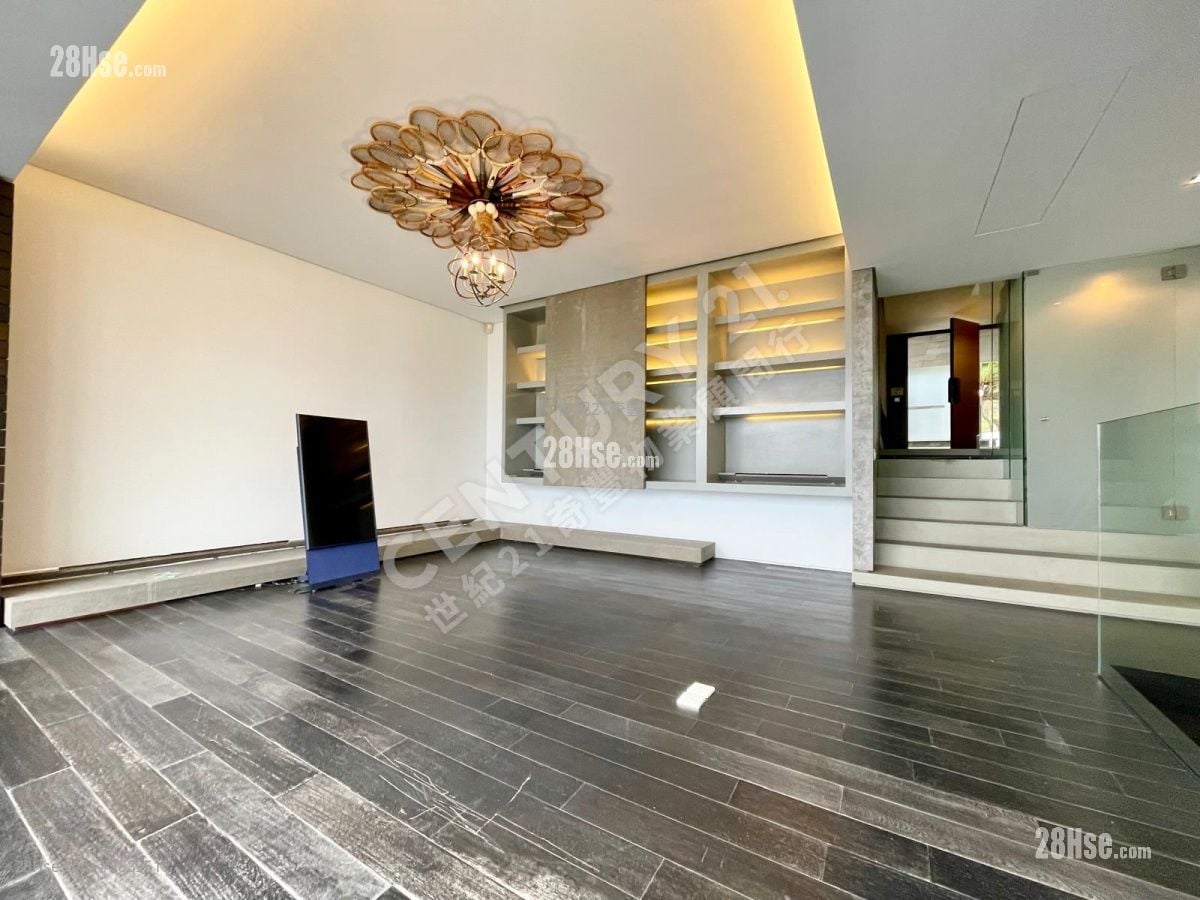 The Riviera Sell 4 Bedrooms , 2 Bathrooms 2,043 ft²