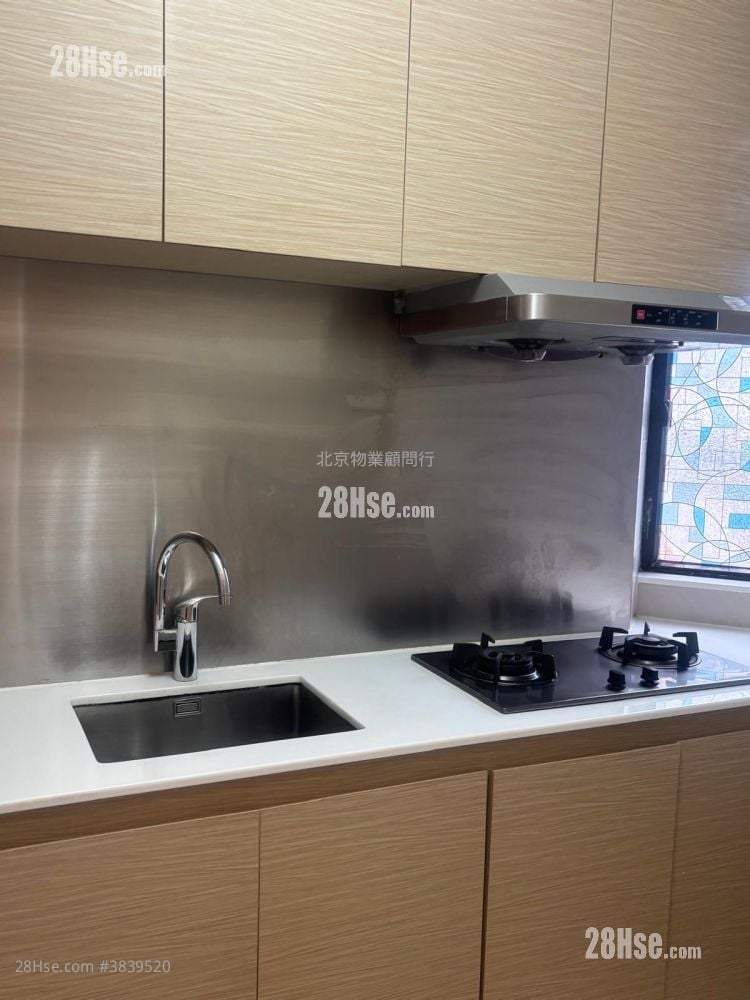 Kornhill Sell 2 Bedrooms , 1 Bathroom 461 ft²