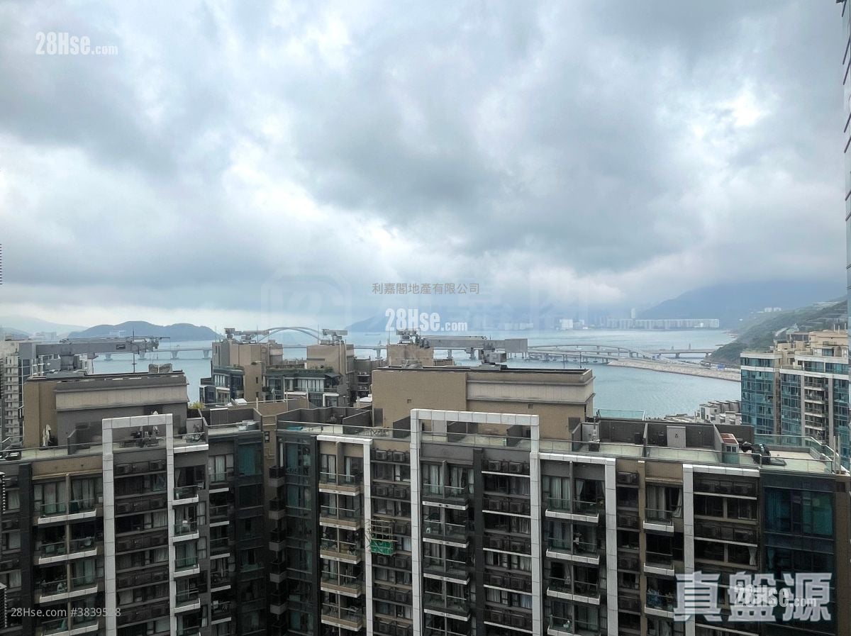 Twin Peaks Sell 4 Bedrooms , 3 Bathrooms 1,067 ft²