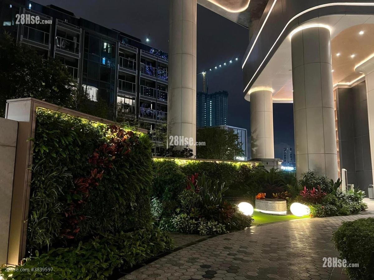 K. Summit Sell 3 Bedrooms , 2 Bathrooms 762 ft²
