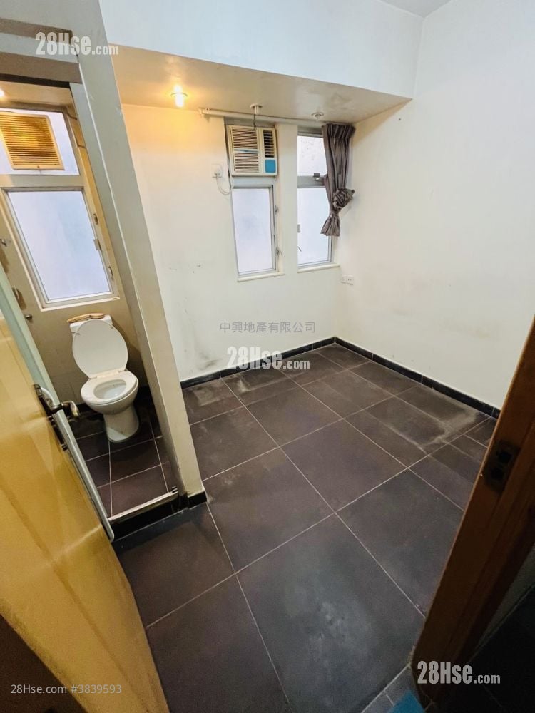 Honour House Rental 3 Bedrooms , 3 Bathrooms 448 ft²