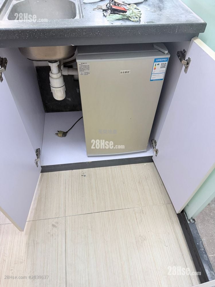 Wing Hing Building Rental 90 ft²