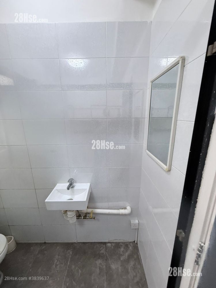 Wing Hing Building Rental 90 ft²