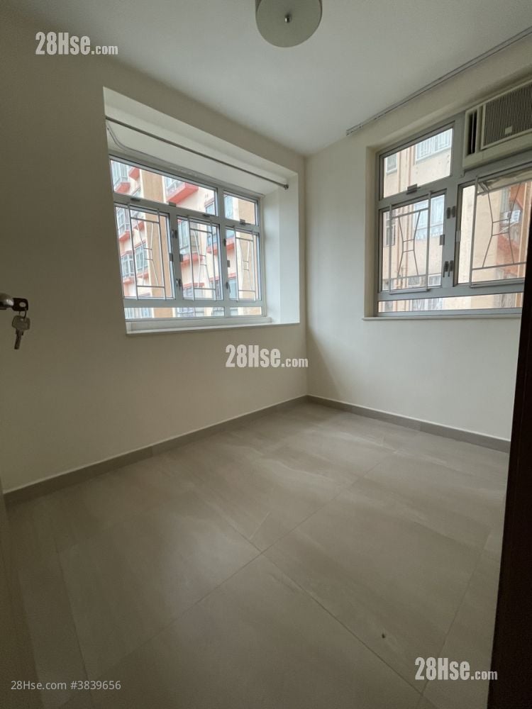 Amoy Gardens Rental 2 Bedrooms , 1 Bathroom 378 ft²