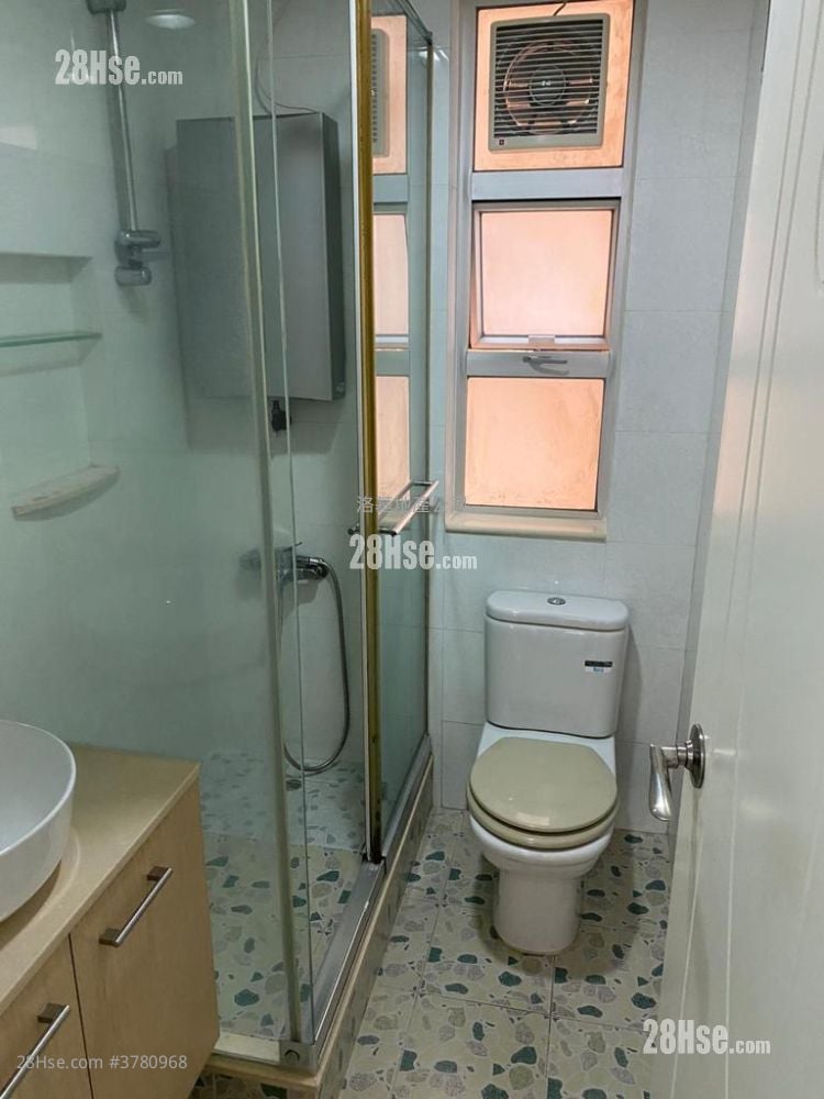 Amoy Gardens Sell 2 Bedrooms , 1 Bathroom 391 ft²