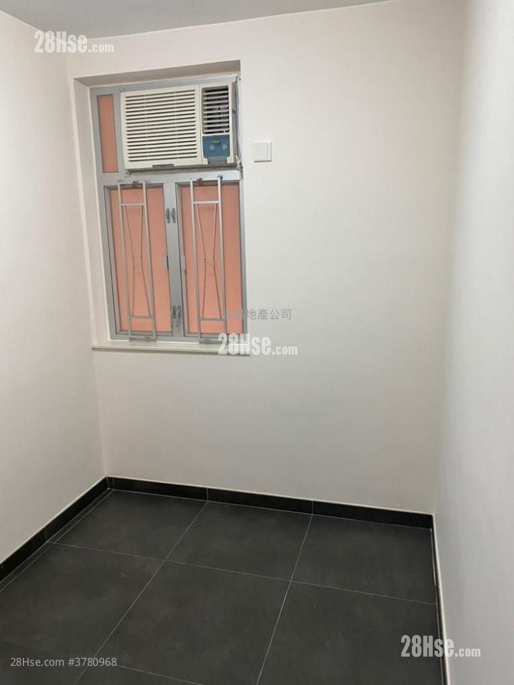 Amoy Gardens Sell 2 Bedrooms , 1 Bathroom 391 ft²