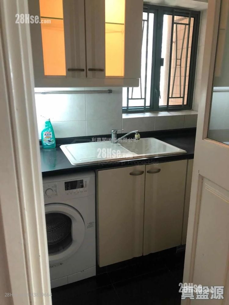 Island Harbourview Sell 2 Bedrooms , 1 Bathroom 457 ft²