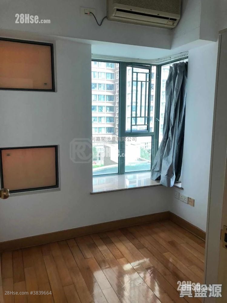 Island Harbourview Sell 2 Bedrooms , 1 Bathroom 457 ft²