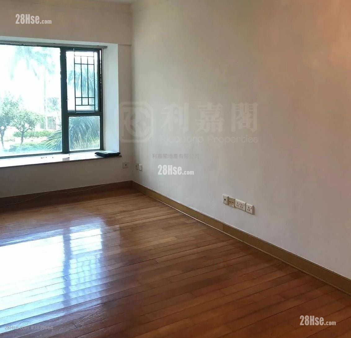 Island Harbourview Sell 2 Bedrooms , 1 Bathroom 457 ft²