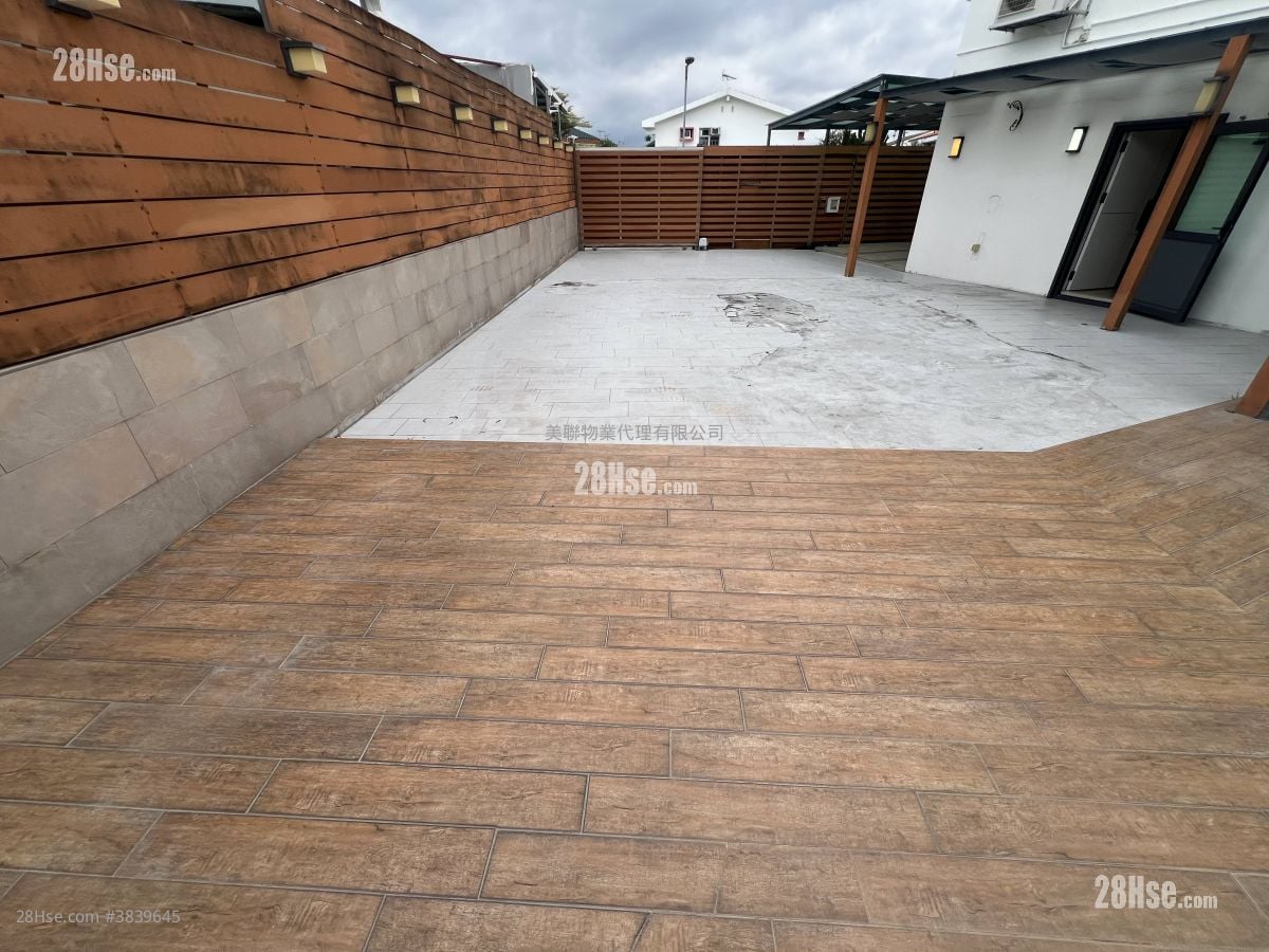 Fairview Park Sell 3 Bedrooms , 3 Bathrooms 1,035 ft²