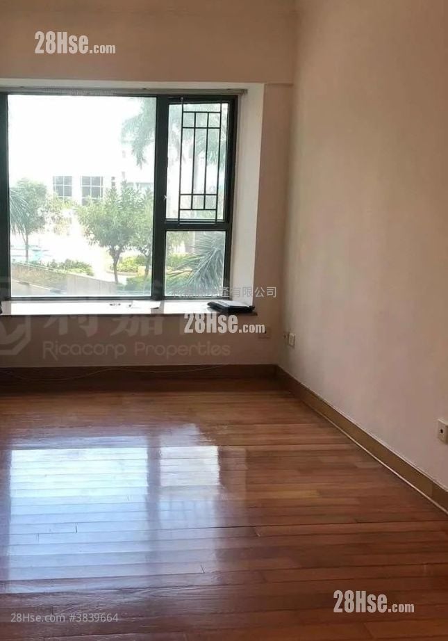 Island Harbourview Sell 2 Bedrooms , 1 Bathroom 457 ft²