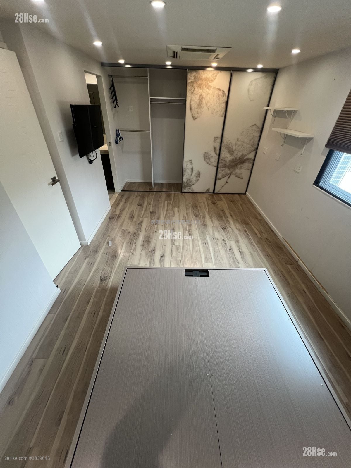 Fairview Park Sell 3 Bedrooms , 3 Bathrooms 1,035 ft²