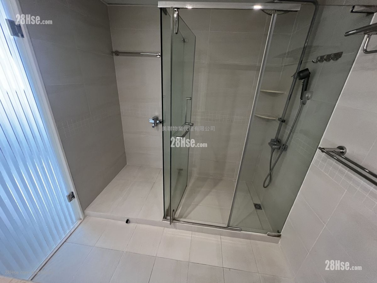 Fairview Park Sell 3 Bedrooms , 3 Bathrooms 1,035 ft²