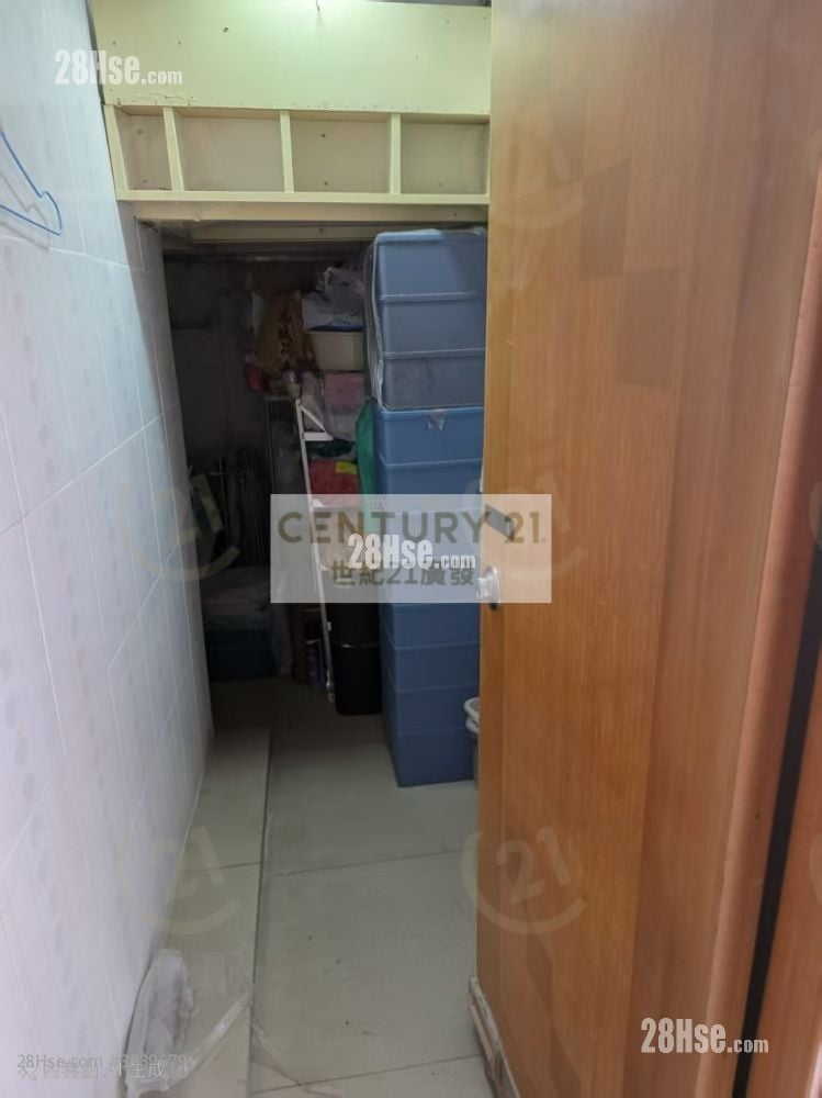 Wah Tak Building Sell 1 Bedroom , 1 Bathroom 189 ft²