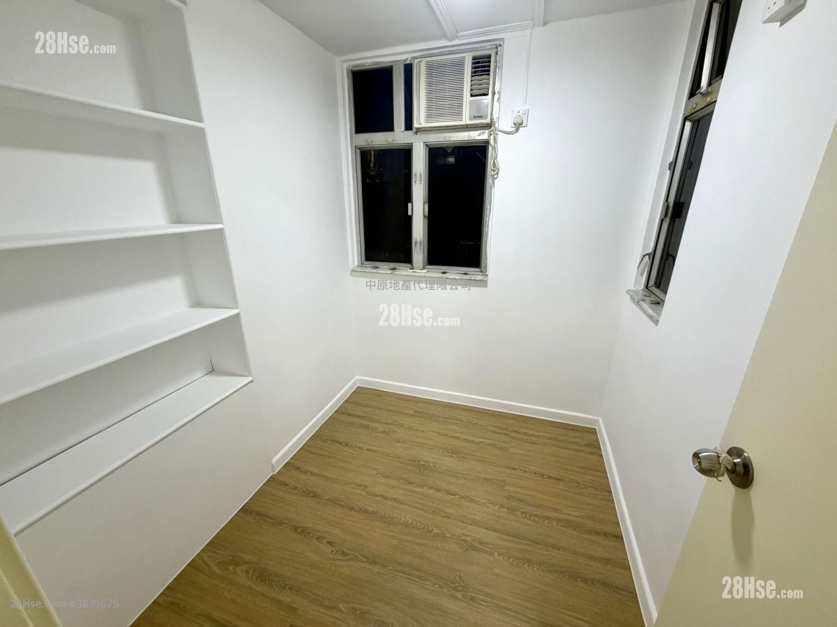 Hing Loong Building Sell 3 Bedrooms , 1 Bathroom 386 ft²