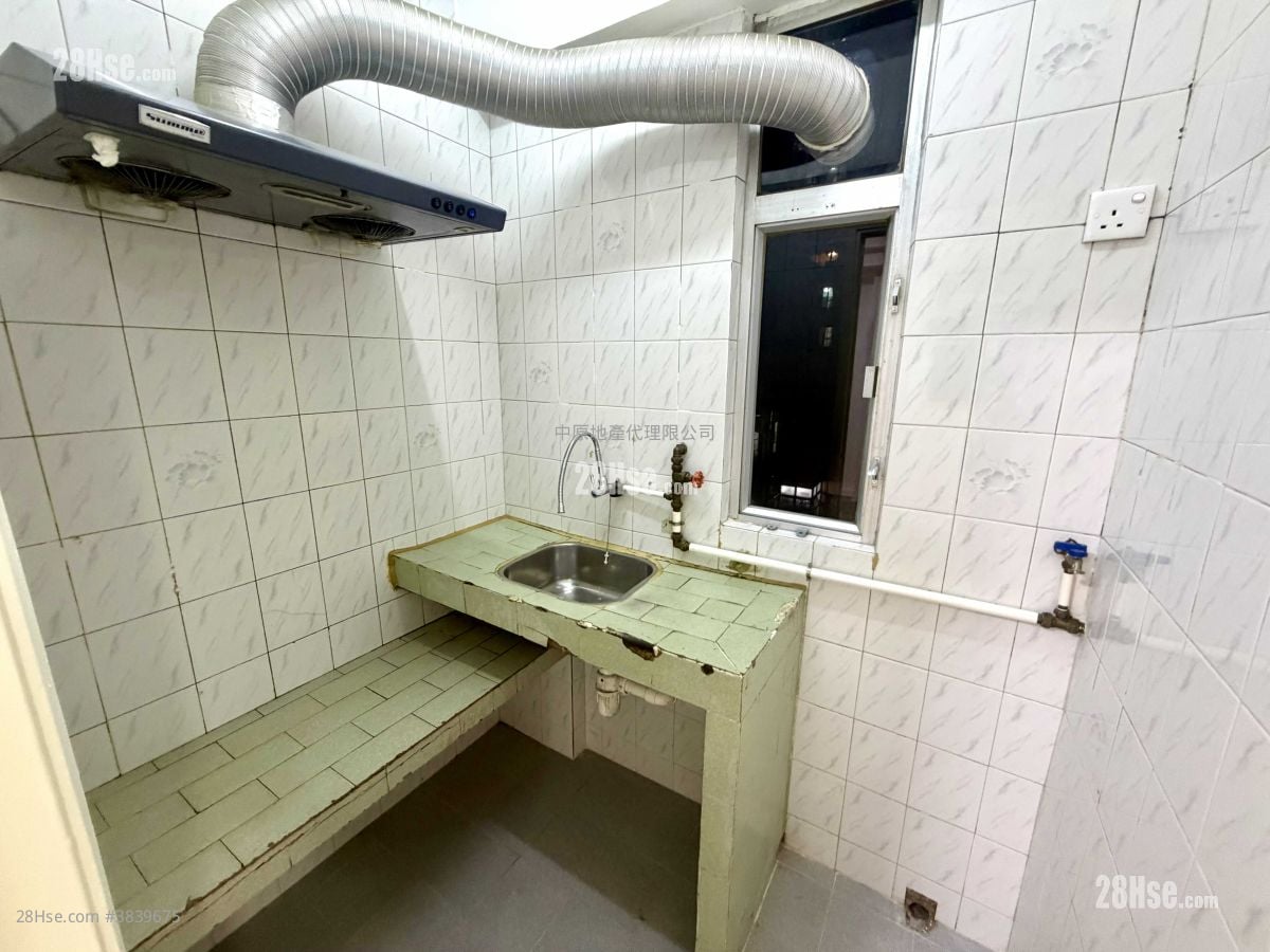 Hing Loong Building Sell 3 Bedrooms , 1 Bathroom 386 ft²