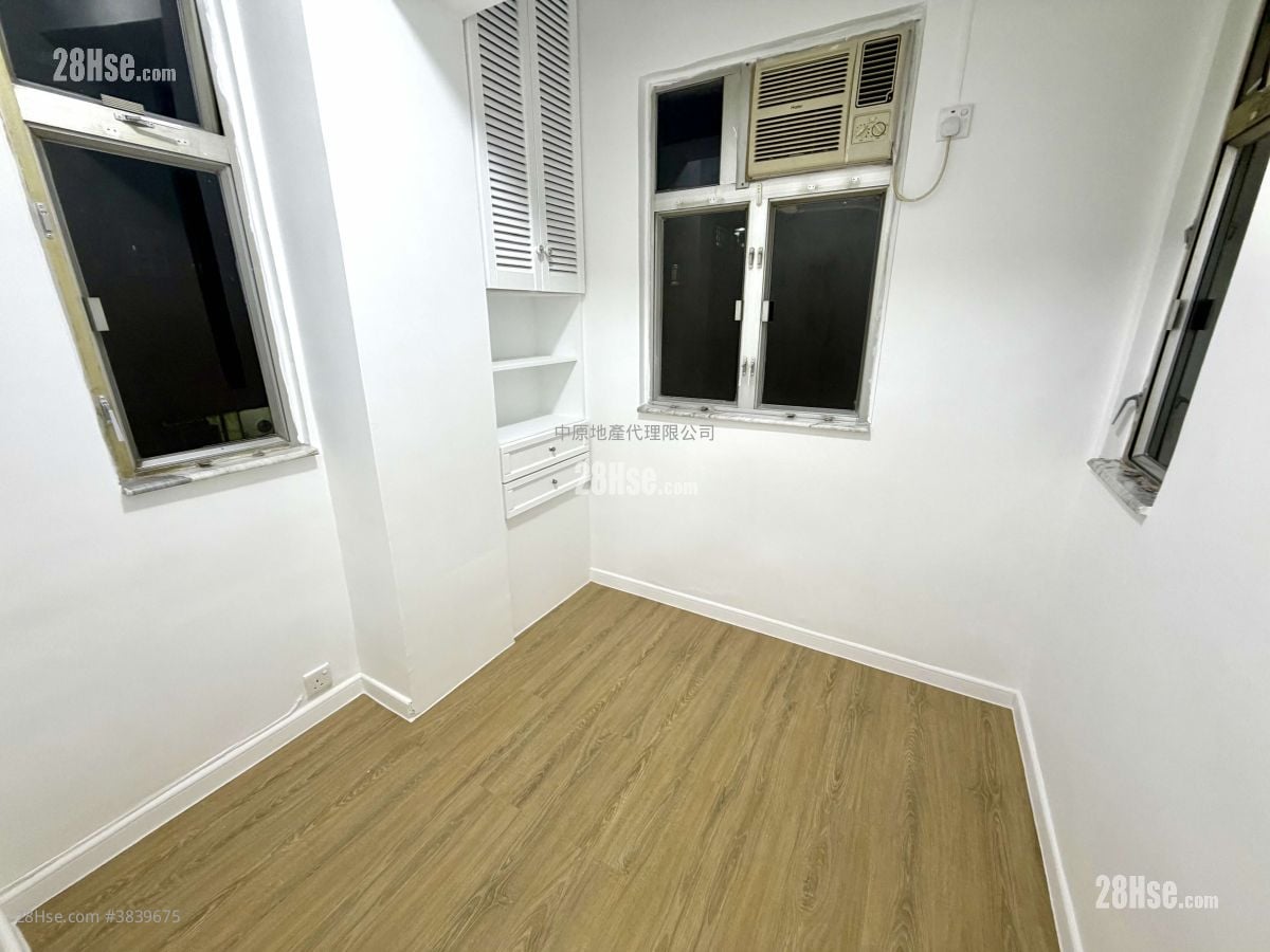 Hing Loong Building Sell 3 Bedrooms , 1 Bathroom 386 ft²