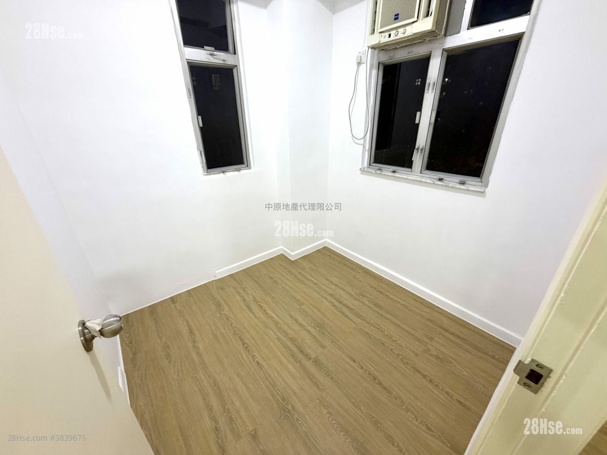 Hing Loong Building Sell 3 Bedrooms , 1 Bathroom 386 ft²