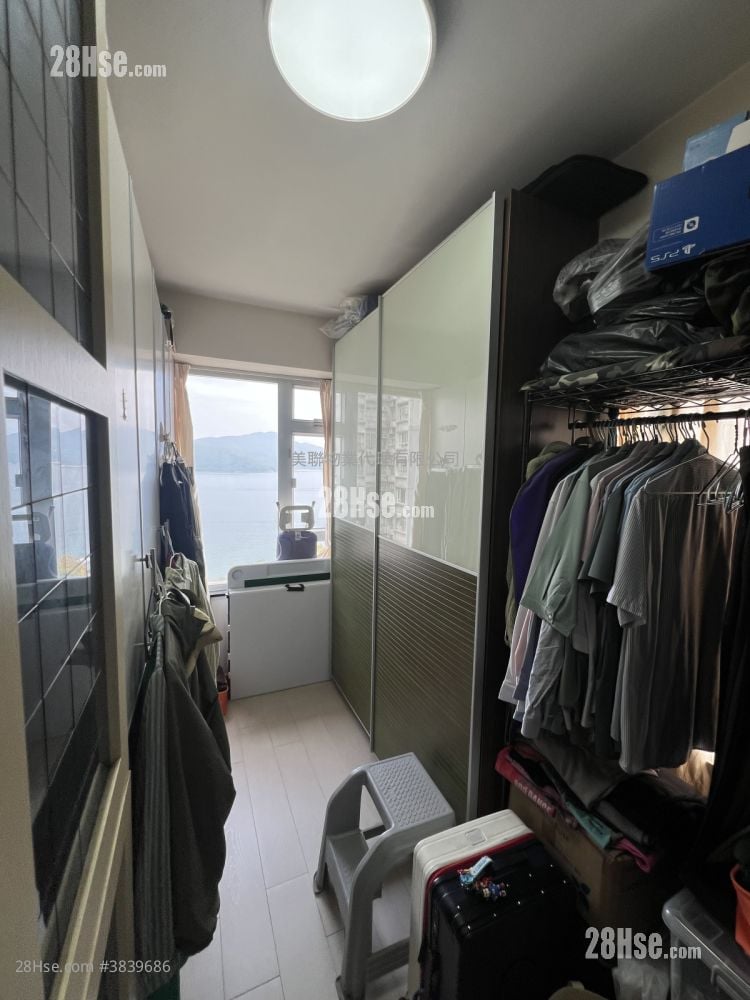 bedroom 1: Hong Kong Garden Sell 3 Bedrooms , 2 Bathrooms 707 ft²