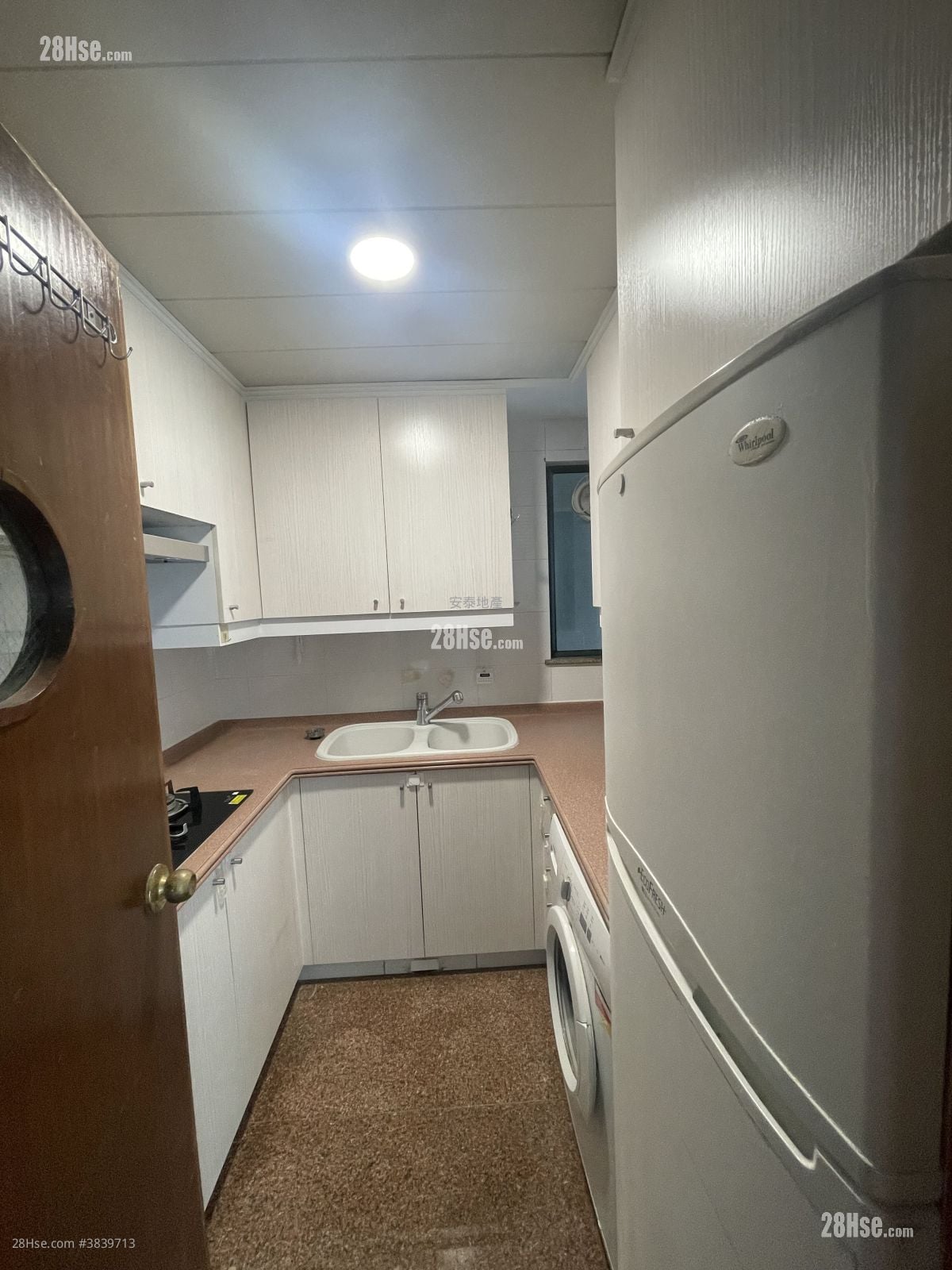 The Metro City Rental 2 Bedrooms , 1 Bathroom 441 ft²