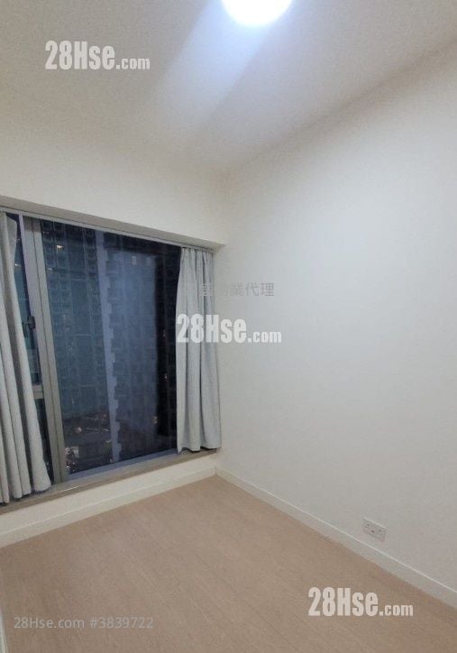 Monaco Sell 2 Bedrooms , 1 Bathroom 437 ft²