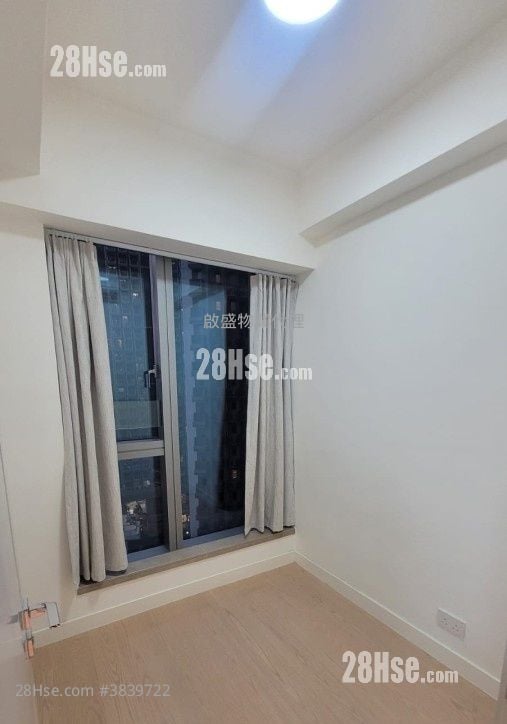 Monaco Sell 2 Bedrooms , 1 Bathroom 437 ft²