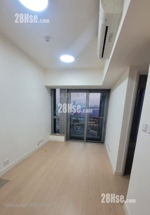 Monaco Sell 2 Bedrooms , 1 Bathroom 437 ft²