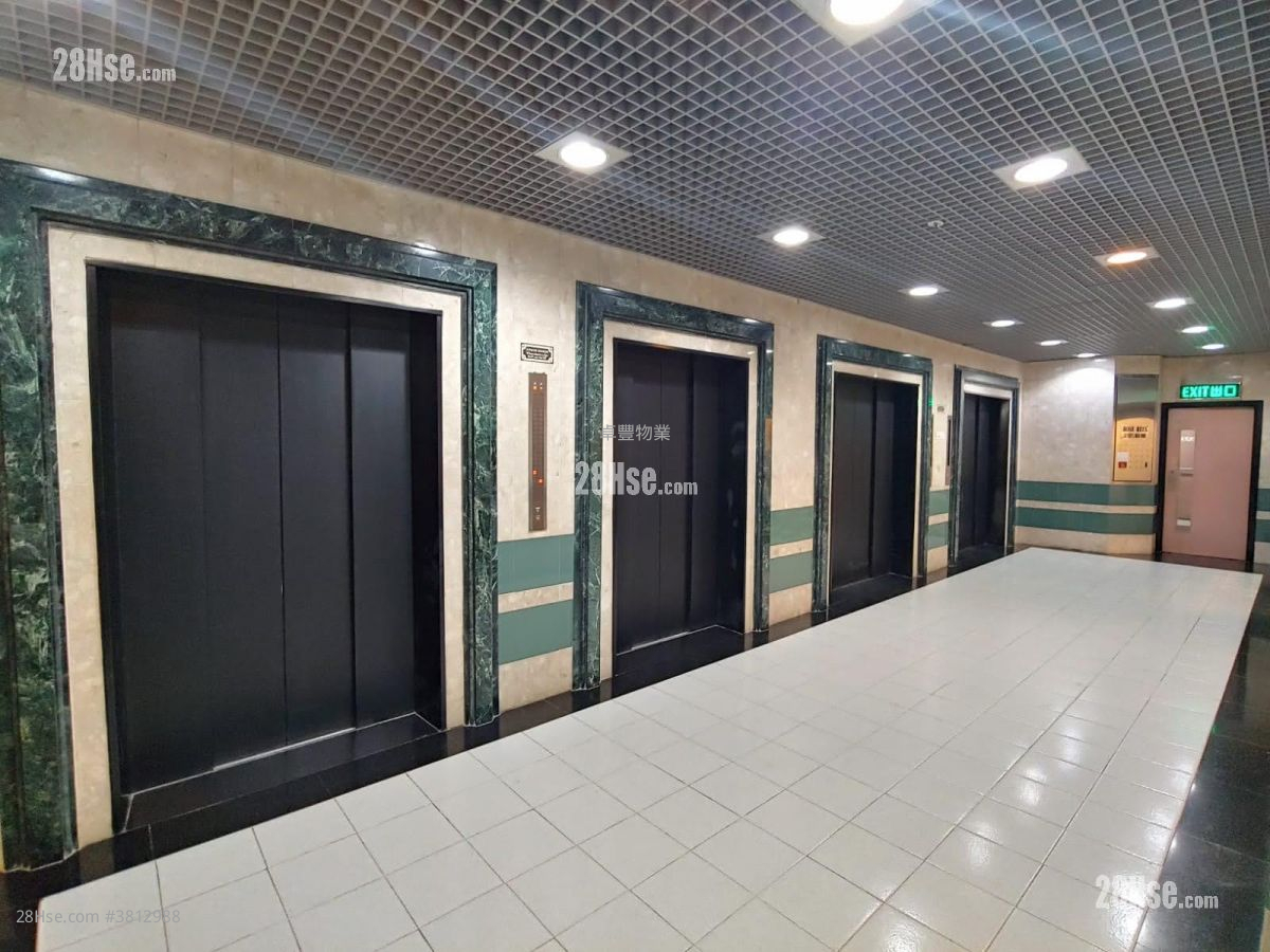 Charm Centre Rental 4 Bedrooms 1,100 ft²