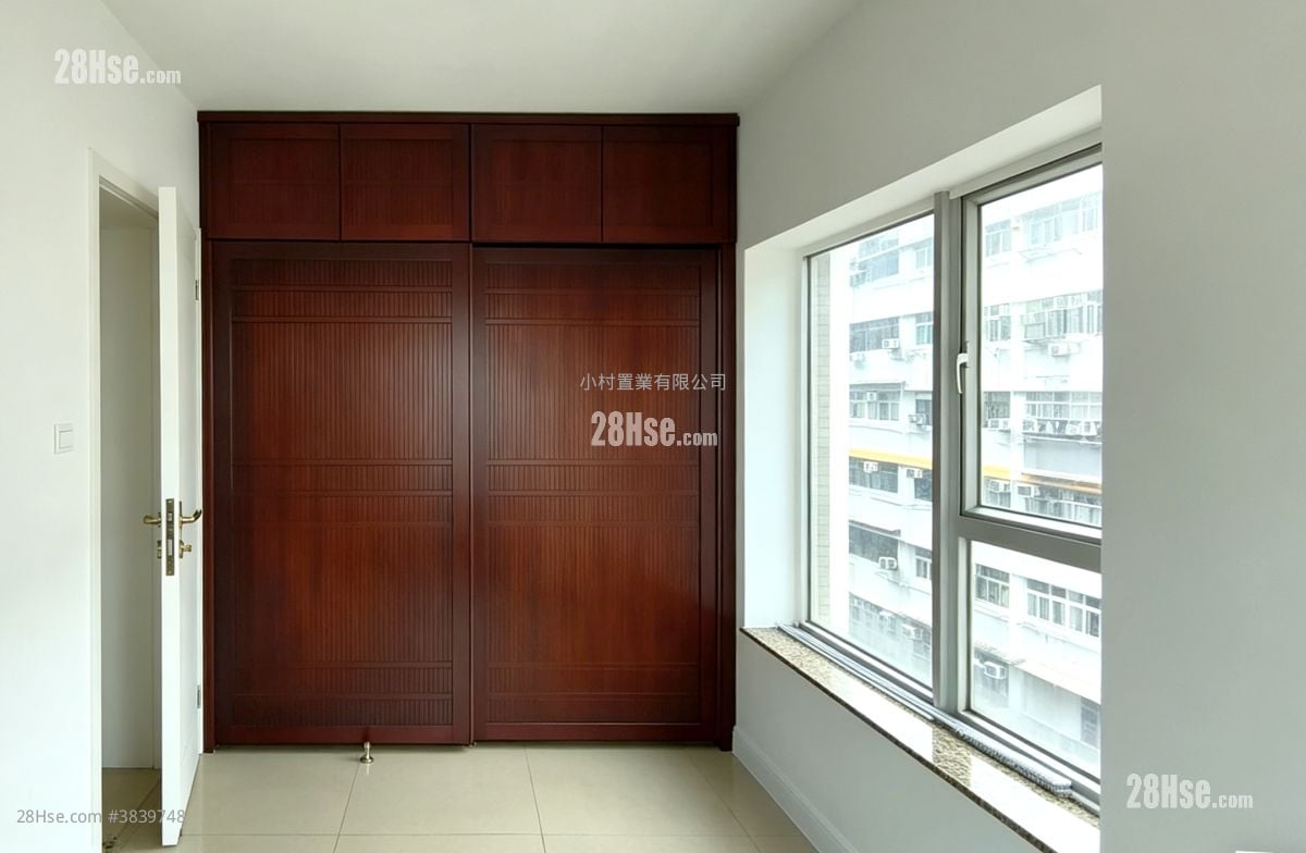 Sky Tower Rental 2 Bedrooms , 1 Bathroom 522 ft²