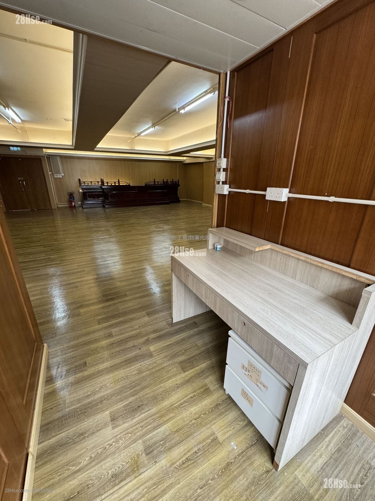 Elite Industrial Centre Rental 1,341 ft²