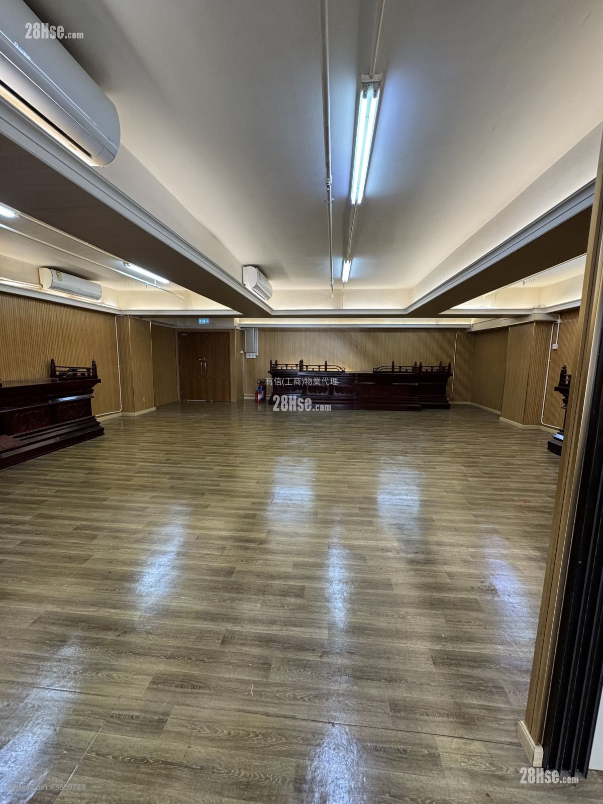 Elite Industrial Centre Rental 1,341 ft²