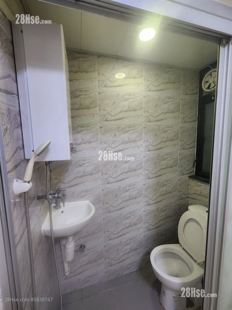 Lee Kwan Building Rental 120 ft²