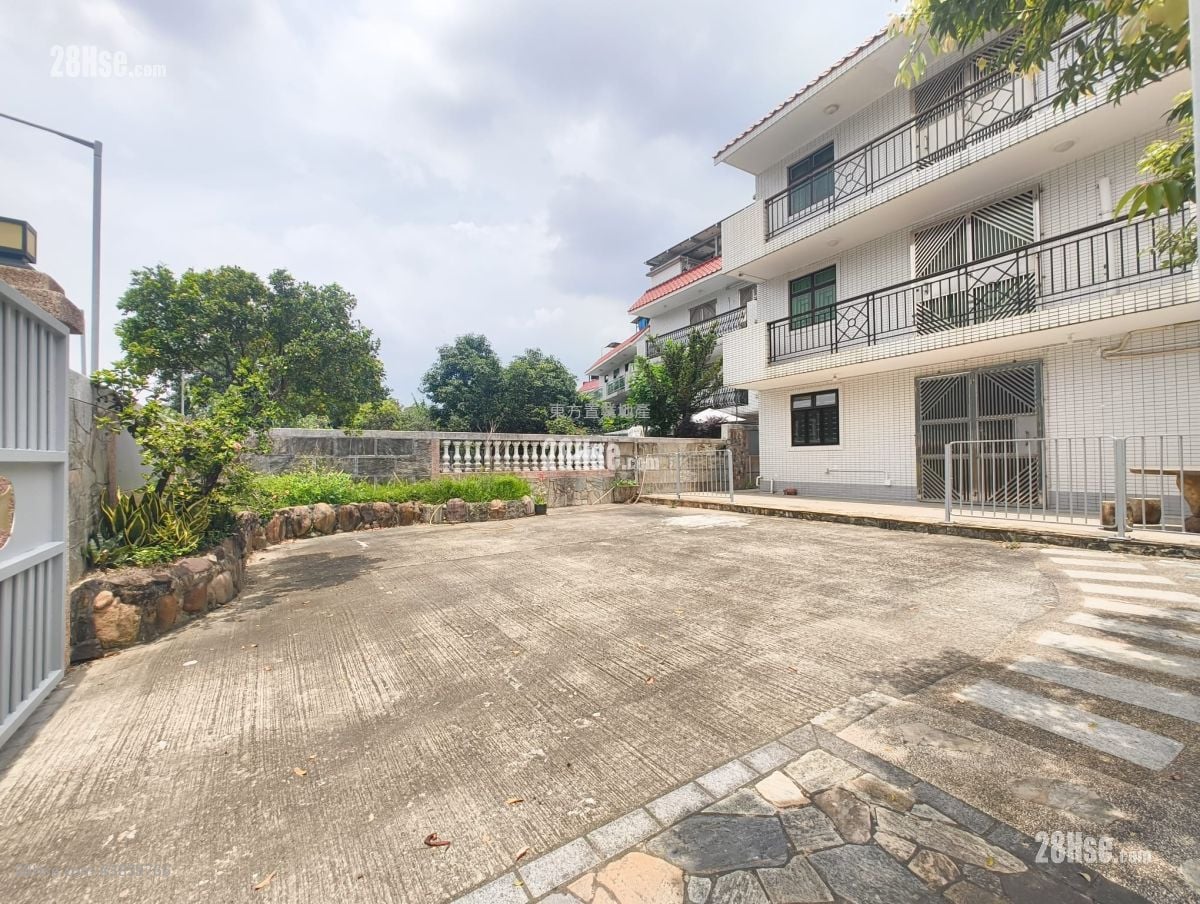Village Rental 3 Bedrooms , 2 Bathrooms 700 ft²